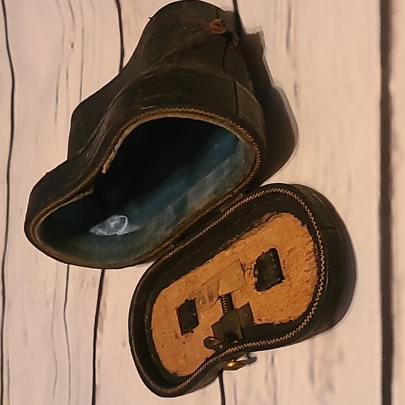 Antique Mother of Pearl Opera Glasses with Case - Picture 6 of 7